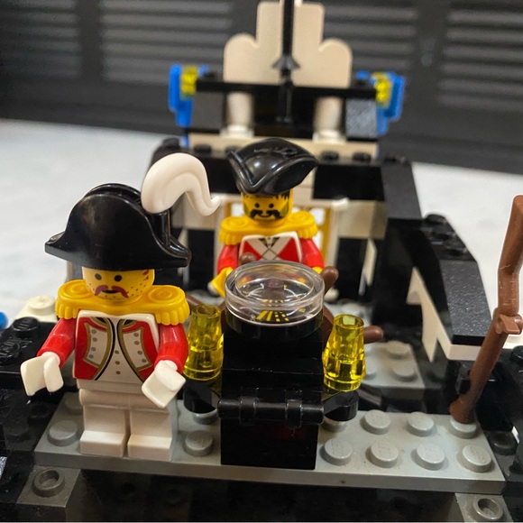 RARE 1992 LEGO System #6271 Imperial Flagship - Complete With Box & Manual - Picture 6 of 16